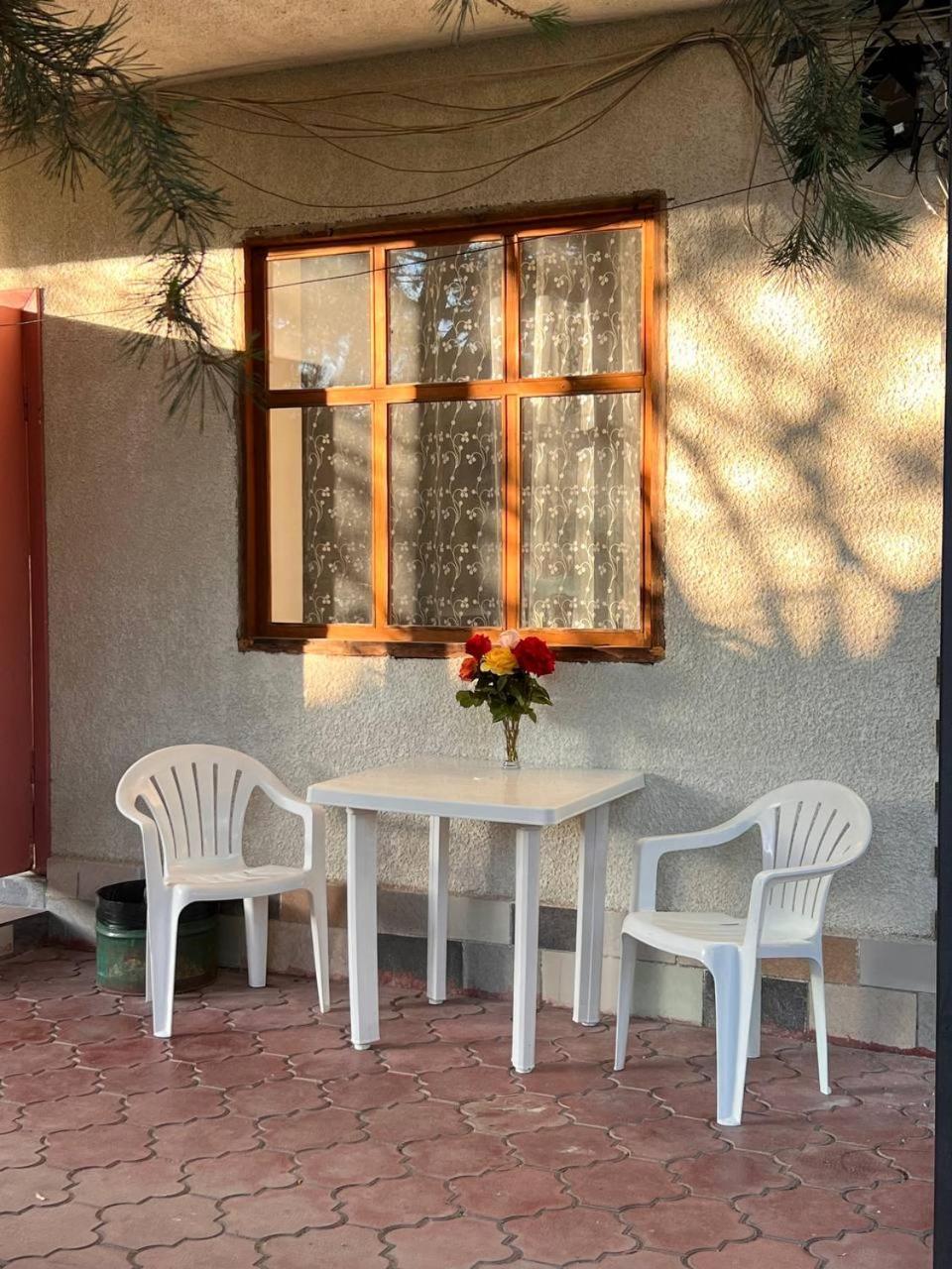 Podsolnukhi Guest House Cholpon-Ata Exterior photo